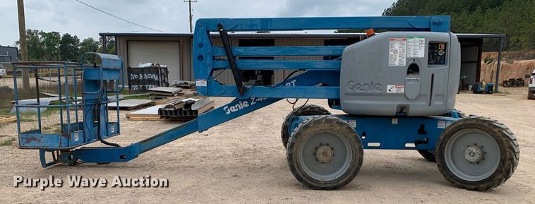 image for item LI9228 2006 Genie Z-45/25  boom lift