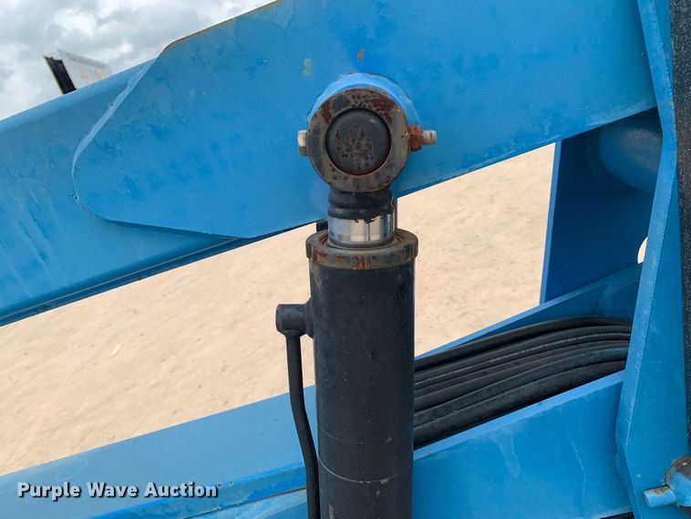 image for item LI9228 2006 Genie Z-45/25  boom lift