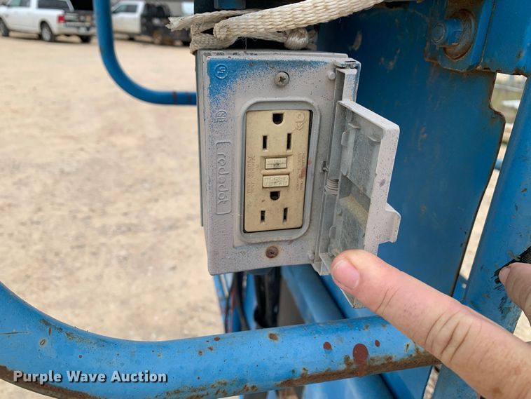 image for item LI9228 2006 Genie Z-45/25  boom lift