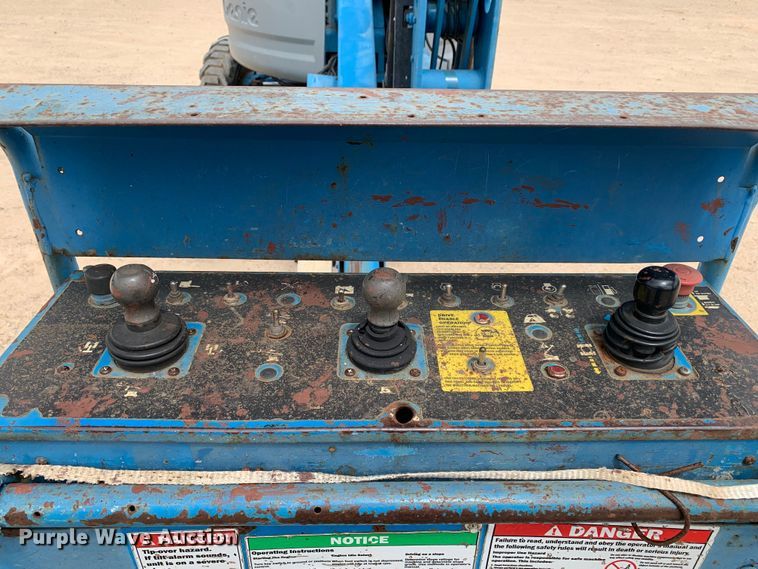 image for item LI9228 2006 Genie Z-45/25  boom lift