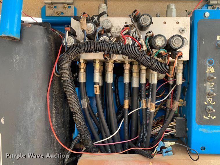 image for item LI9228 2006 Genie Z-45/25  boom lift