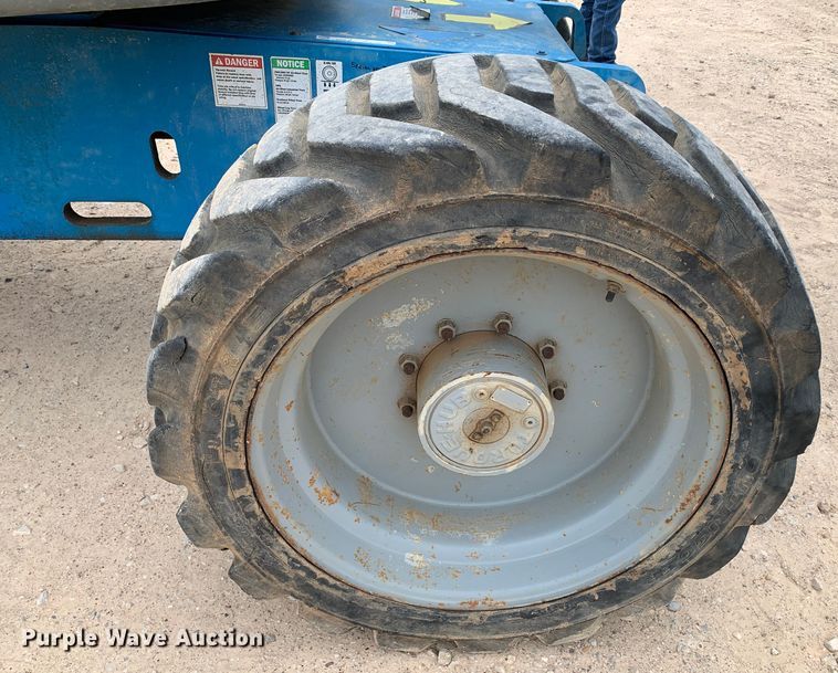 image for item LI9228 2006 Genie Z-45/25  boom lift