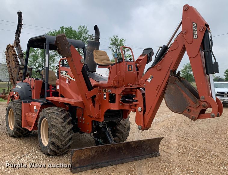 image for item LI9233 2006 Ditch Witch RT95  trencher