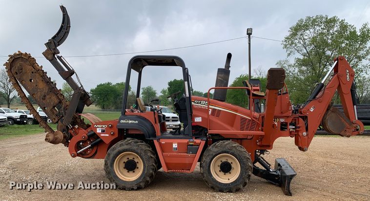 image for item LI9233 2006 Ditch Witch RT95  trencher