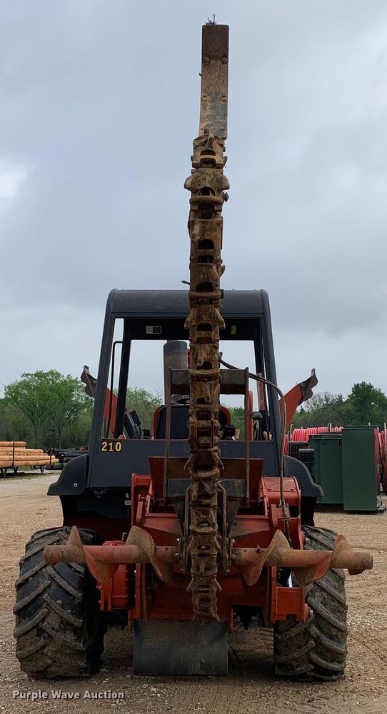 image for item LI9233 2006 Ditch Witch RT95  trencher