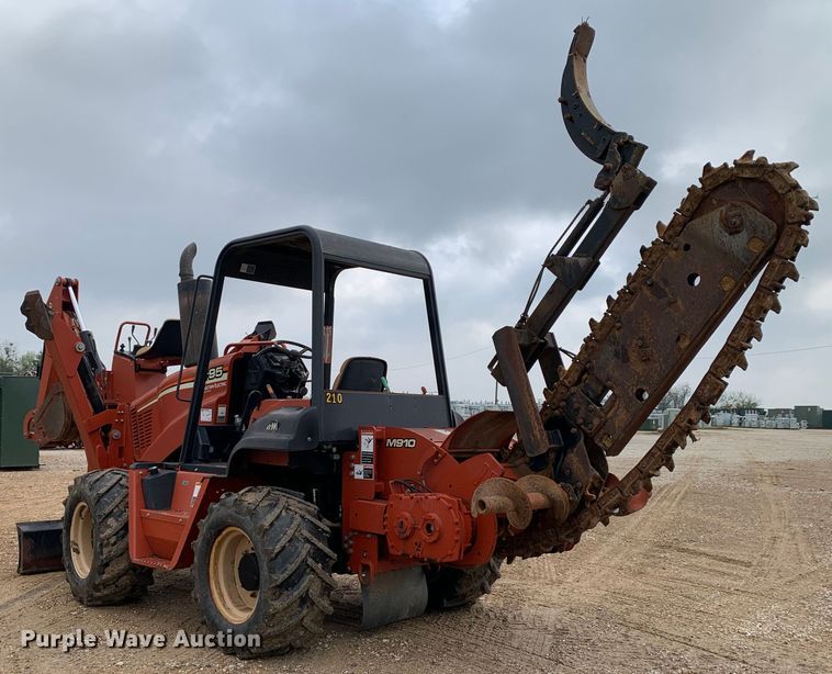 image for item LI9233 2006 Ditch Witch RT95  trencher