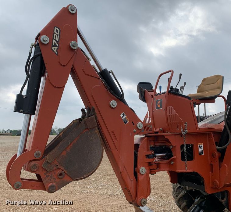 image for item LI9233 2006 Ditch Witch RT95  trencher