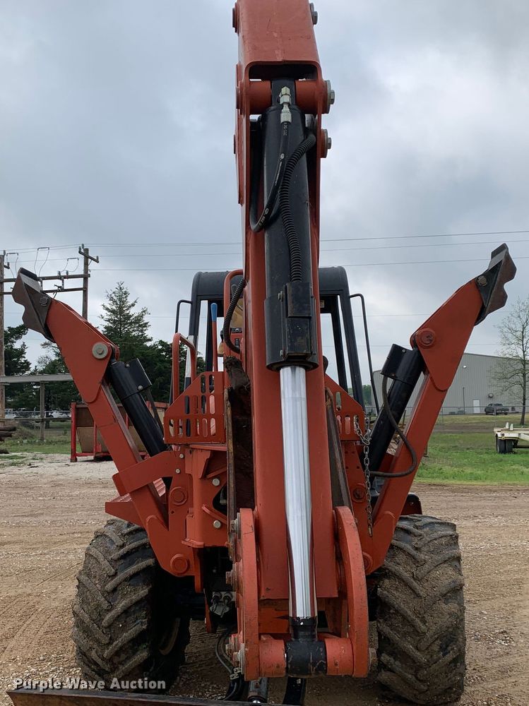 image for item LI9233 2006 Ditch Witch RT95  trencher