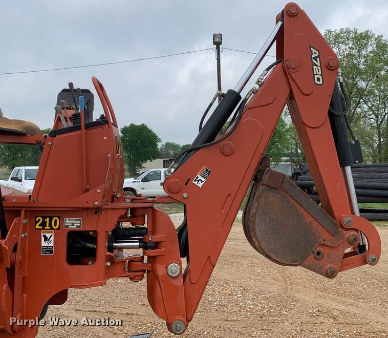 image for item LI9233 2006 Ditch Witch RT95  trencher