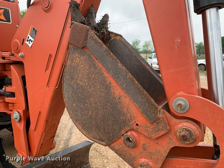 image for item LI9233 2006 Ditch Witch RT95  trencher