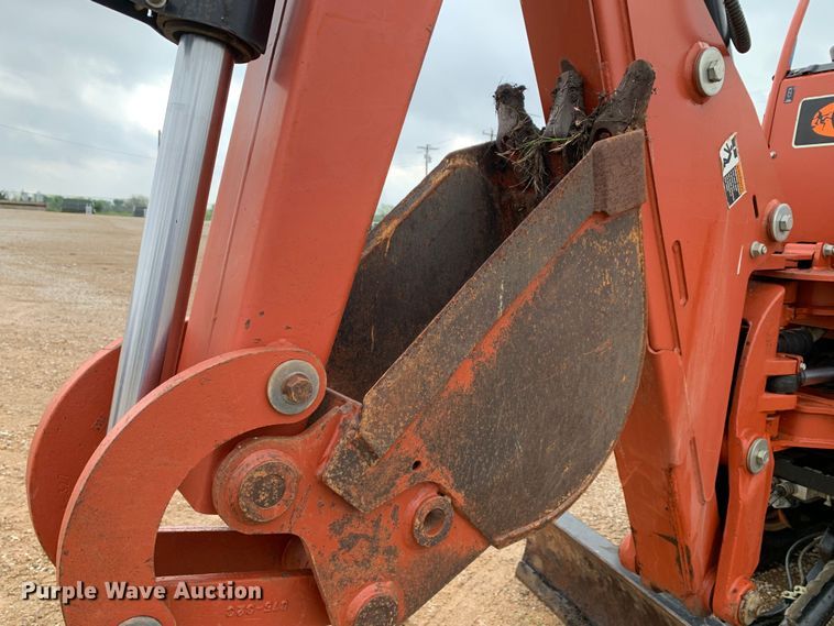 image for item LI9233 2006 Ditch Witch RT95  trencher