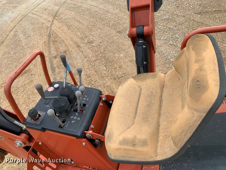 image for item LI9233 2006 Ditch Witch RT95  trencher