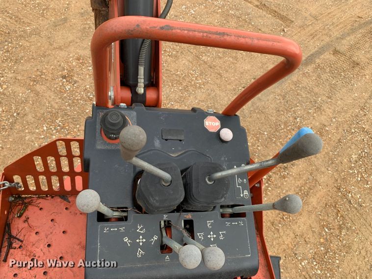 image for item LI9233 2006 Ditch Witch RT95  trencher