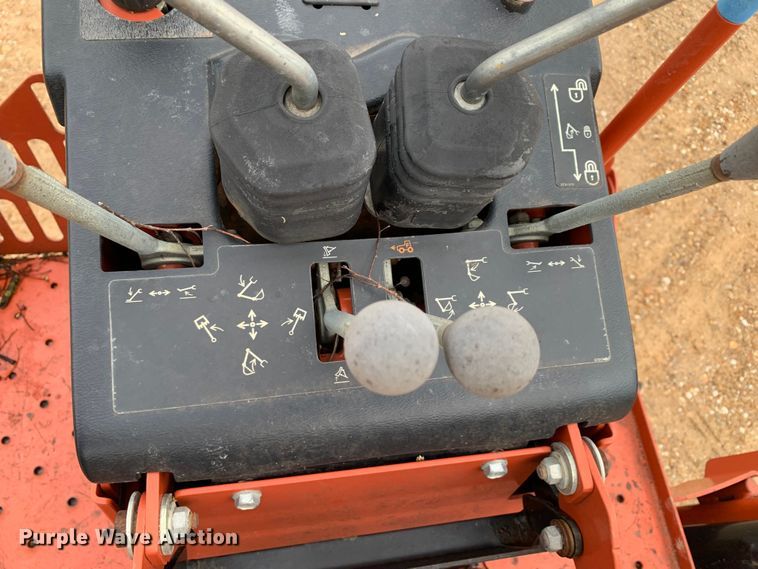 image for item LI9233 2006 Ditch Witch RT95  trencher