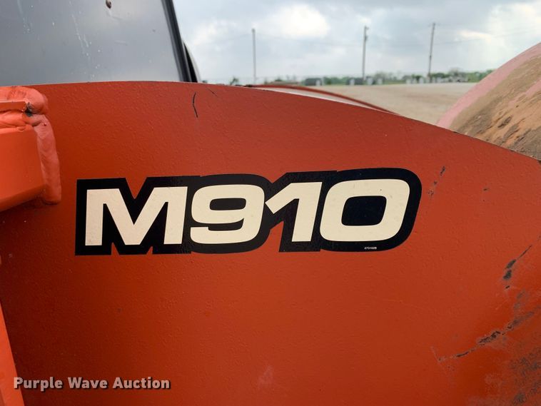 image for item LI9233 2006 Ditch Witch RT95  trencher