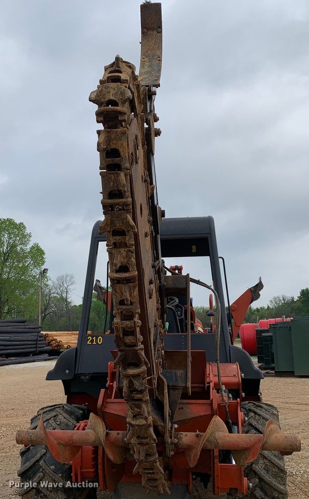 image for item LI9233 2006 Ditch Witch RT95  trencher