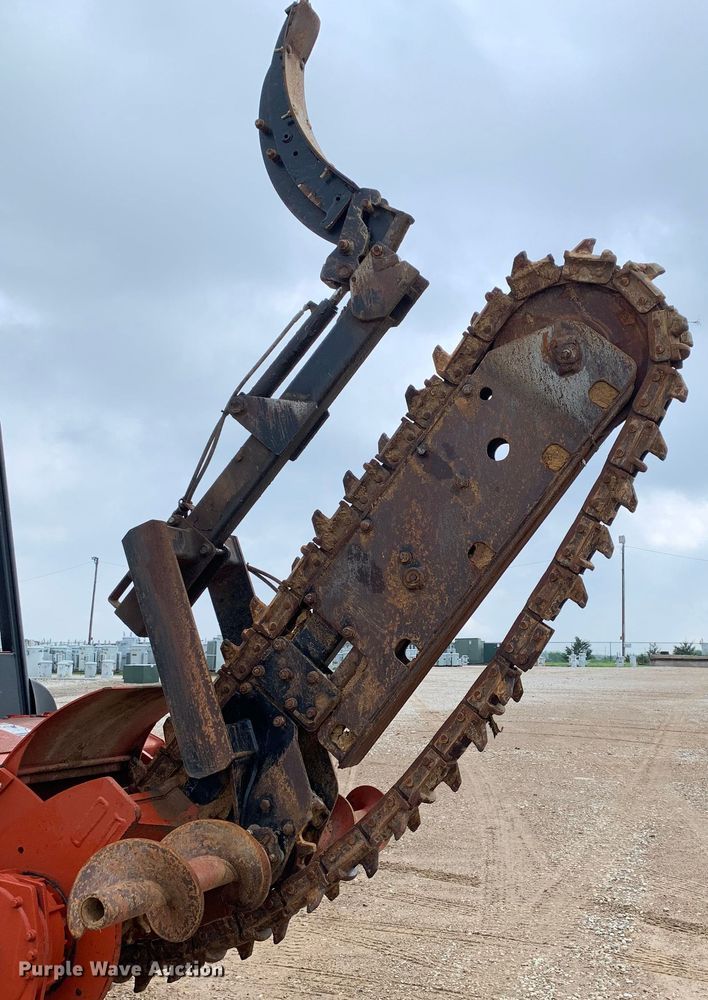 image for item LI9233 2006 Ditch Witch RT95  trencher