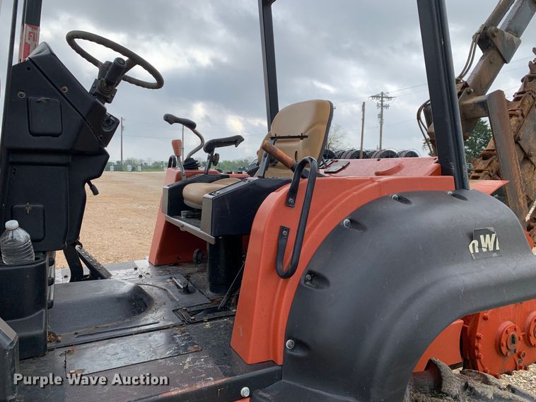 image for item LI9233 2006 Ditch Witch RT95  trencher