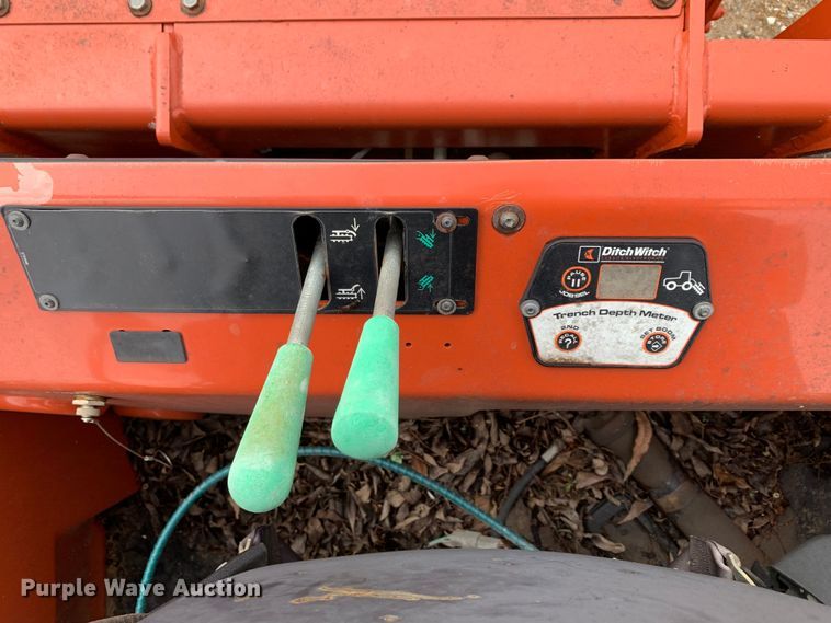 image for item LI9233 2006 Ditch Witch RT95  trencher