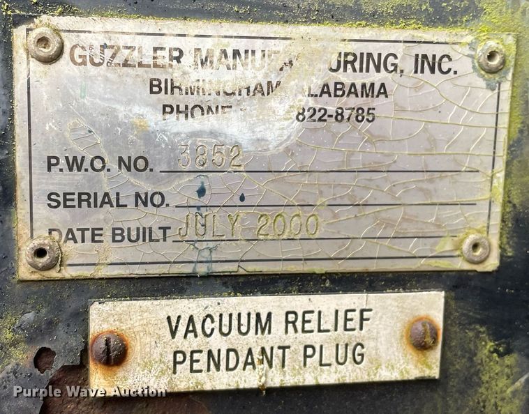 image for item LJ9560 2001 Internationl 2674  vacuum truck