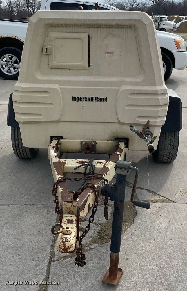 image for item LJ9566 2007 Ingersoll Rand P185WJD  air compressor