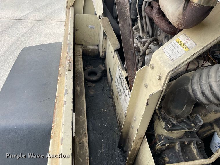 image for item LJ9566 2007 Ingersoll Rand P185WJD  air compressor