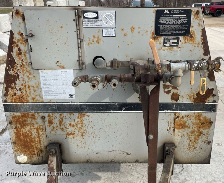 image for item LJ9567 1995 Leroi Q185DJ-E  air compressor