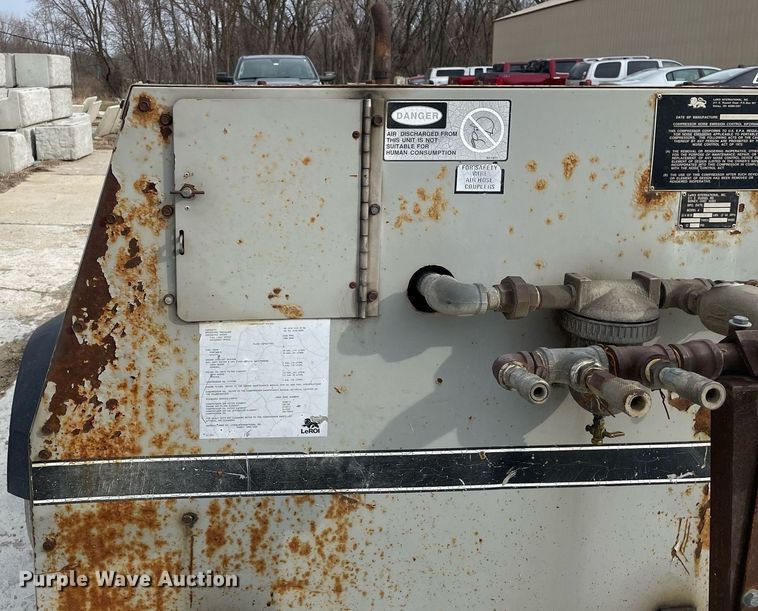 image for item LJ9567 1995 Leroi Q185DJ-E  air compressor