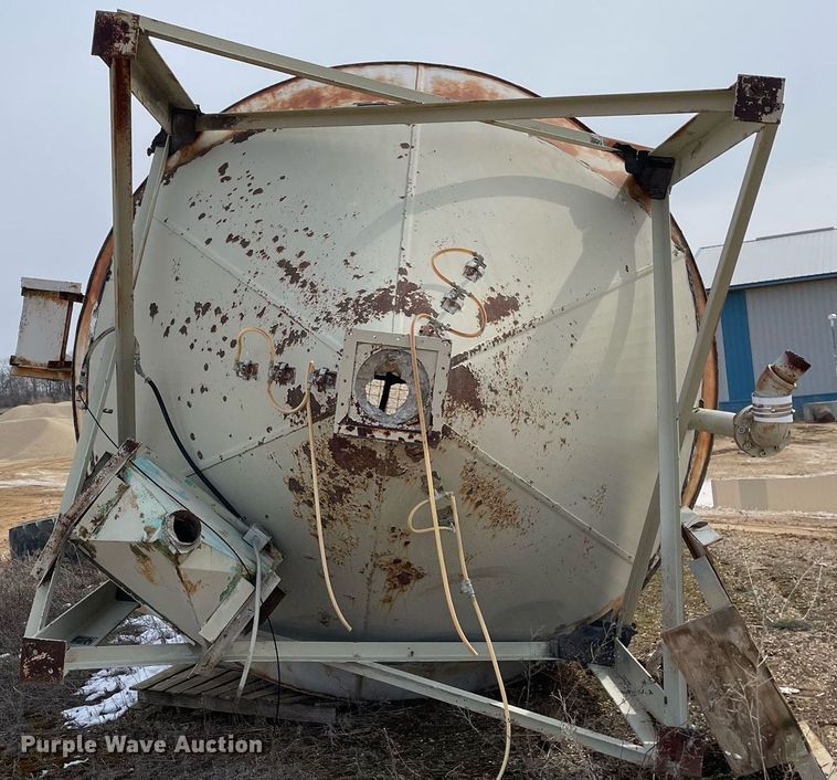 image for item LJ9569 C&W MFG CP305  cement silo