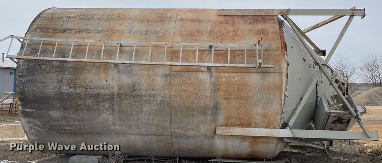 image for item LJ9569 C&W MFG CP305  cement silo