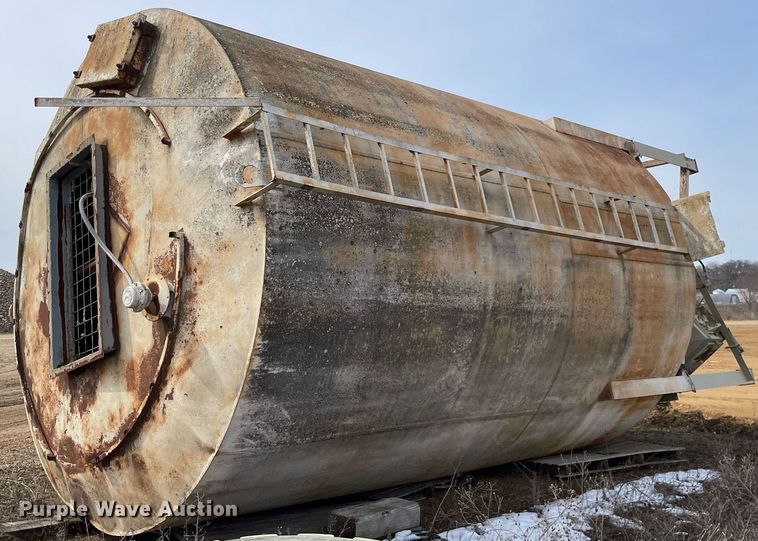 image for item LJ9569 C&W MFG CP305  cement silo