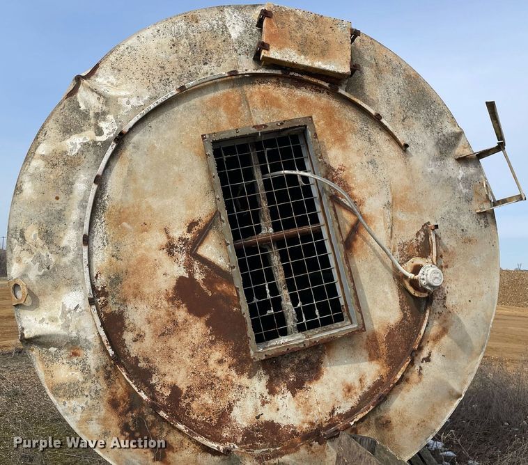 image for item LJ9569 C&W MFG CP305  cement silo