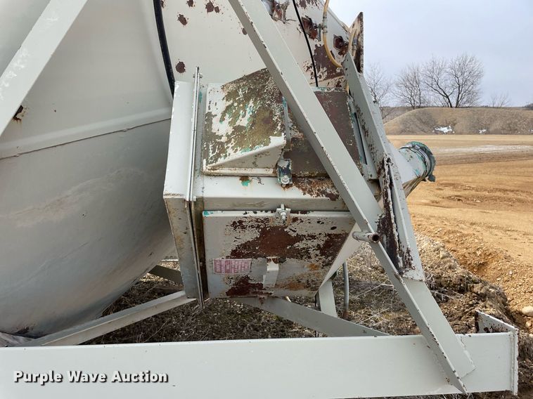 image for item LJ9569 C&W MFG CP305  cement silo