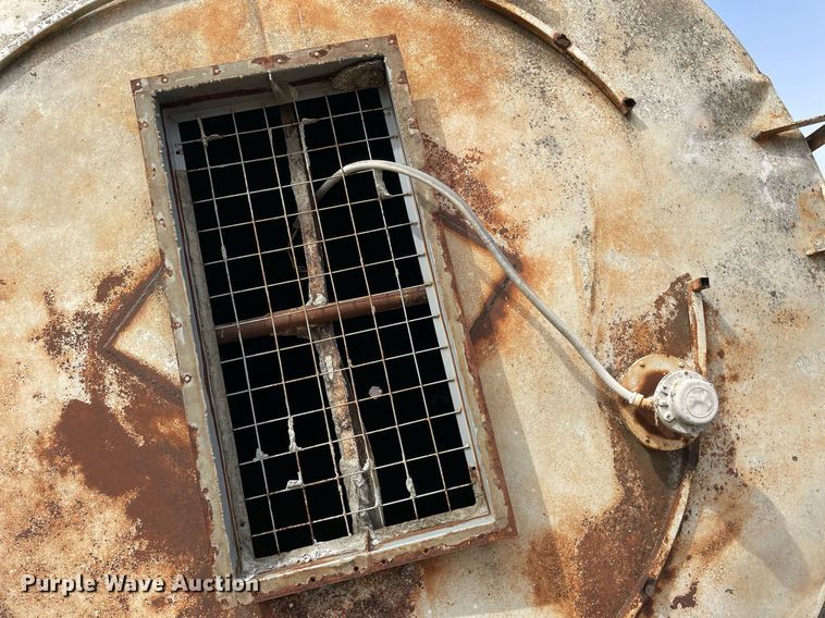 image for item LJ9569 C&W MFG CP305  cement silo