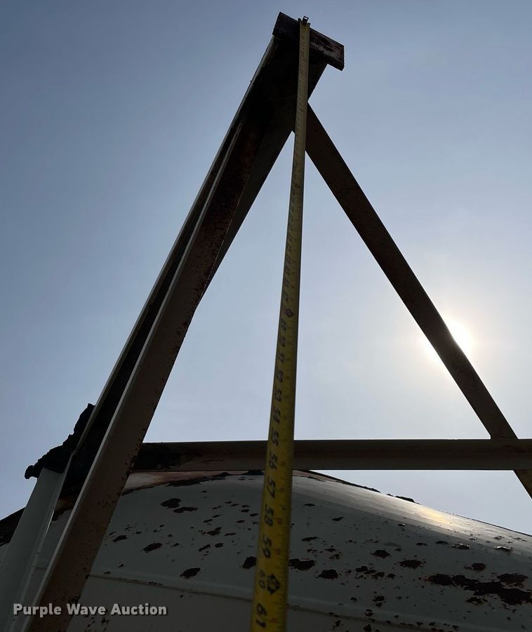 image for item LJ9569 C&W MFG CP305  cement silo