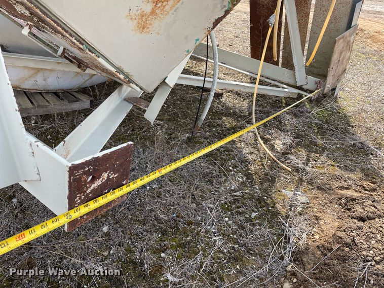 image for item LJ9569 C&W MFG CP305  cement silo