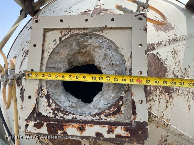 image for item LJ9569 C&W MFG CP305  cement silo