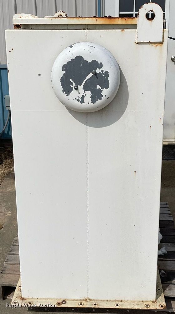 image for item LJ9569 C&W MFG CP305  cement silo