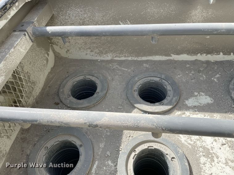 image for item LJ9569 C&W MFG CP305  cement silo