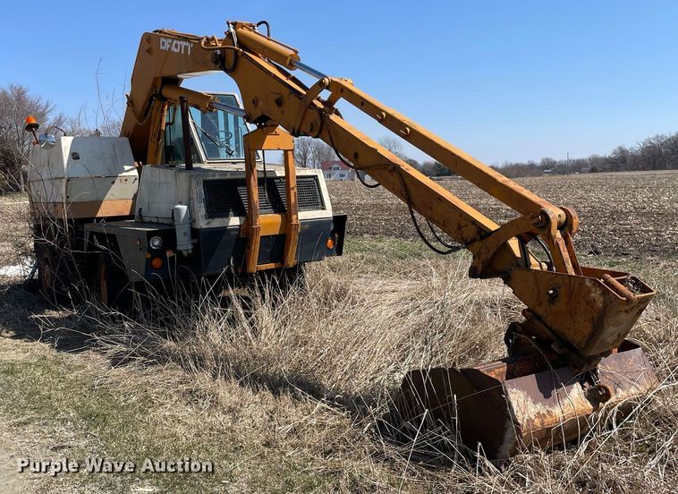 image for item LJ9571 Drott 40 BYR  wheeled excavator
