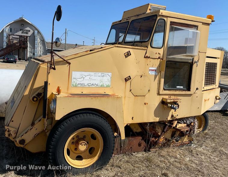 image for item LJ9572 Elgin Pelican  street sweeper