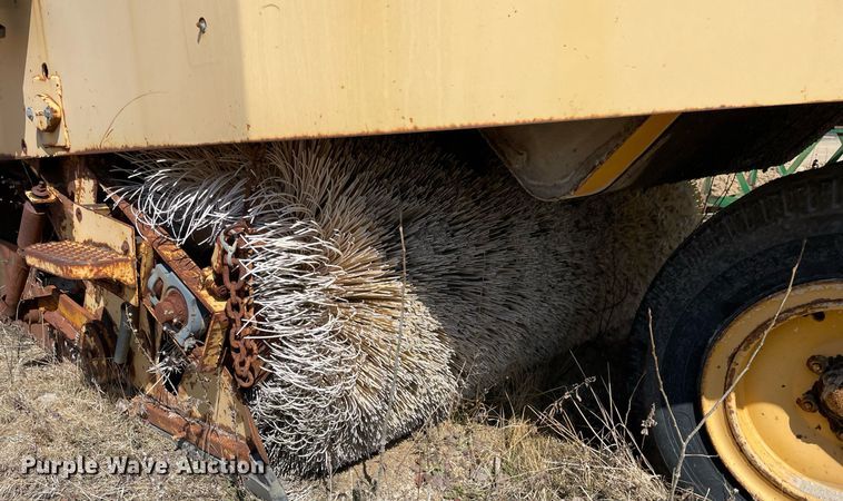 image for item LJ9572 Elgin Pelican  street sweeper