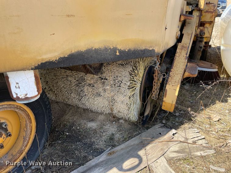 image for item LJ9572 Elgin Pelican  street sweeper