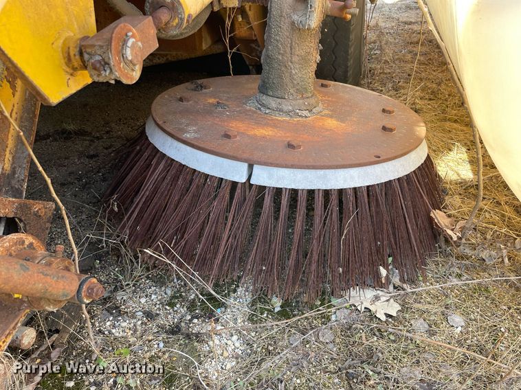 image for item LJ9572 Elgin Pelican  street sweeper