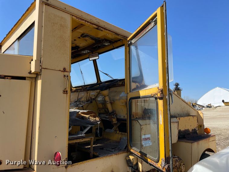 image for item LJ9572 Elgin Pelican  street sweeper