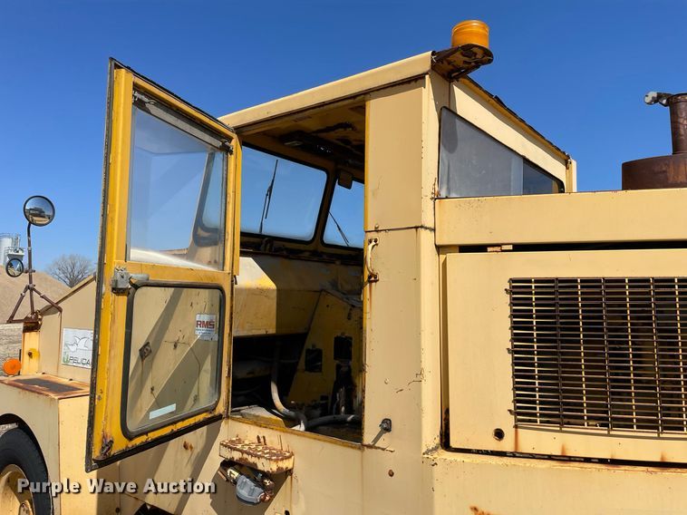 image for item LJ9572 Elgin Pelican  street sweeper