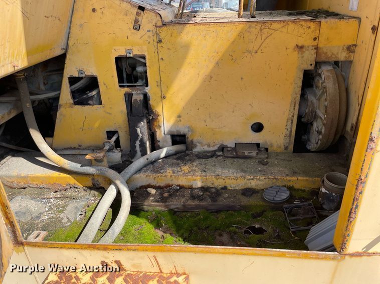 image for item LJ9572 Elgin Pelican  street sweeper