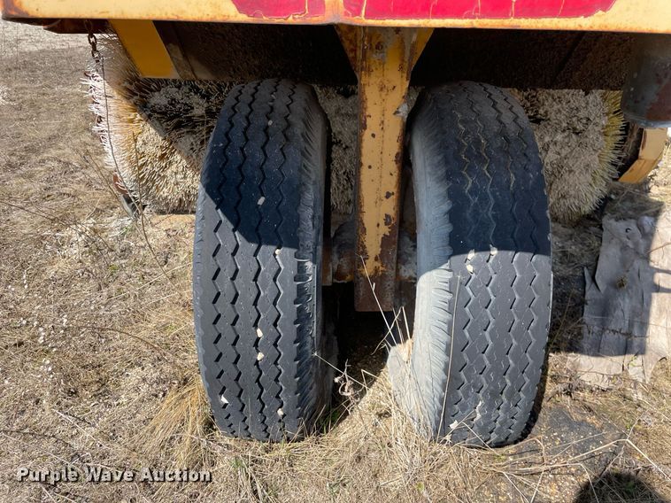 image for item LJ9572 Elgin Pelican  street sweeper