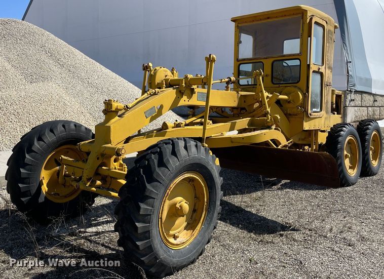 image for item LJ9573 Caterpillar  rigid frame motor grader