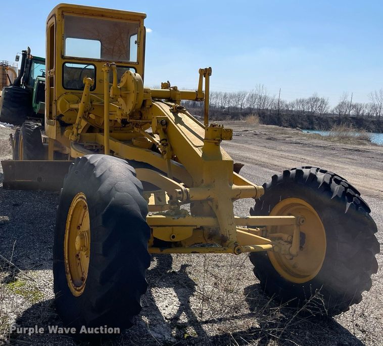 image for item LJ9573 Caterpillar  rigid frame motor grader